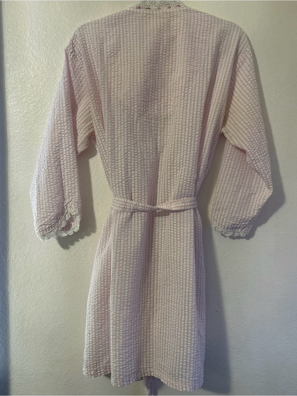 Eileen West Light Pink Lace-Trim Robe - Picture 2 of 3